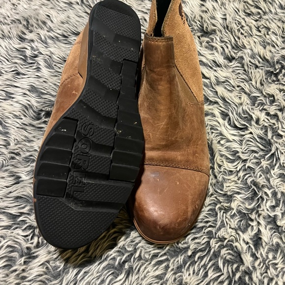 Sorel boots size 8.5 - Picture 3 of 4